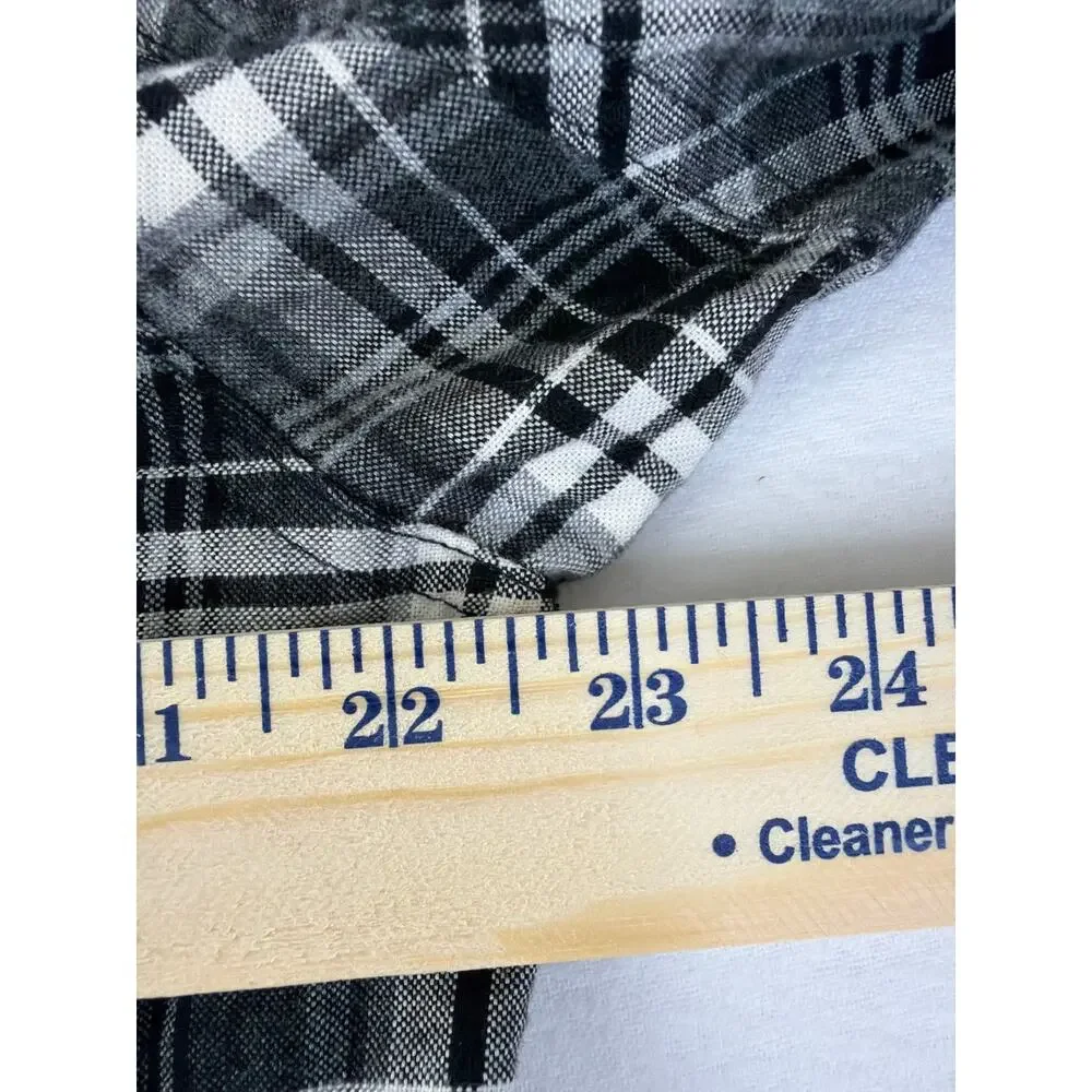 Duluth Trading Mens Button Front Shirt Medium Mountain Oxford Black Plaid Cotton